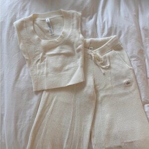 ALO Yoga ivory set